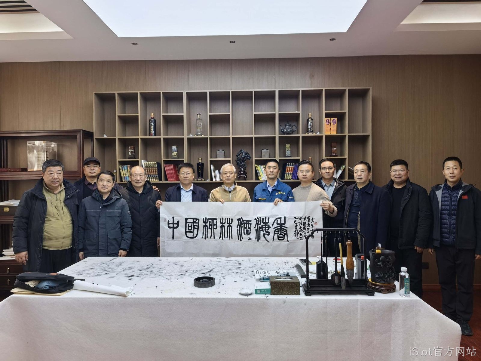  中国文化产业战略协会副主席李羊民一行莅临iSlot官方网站参观交流